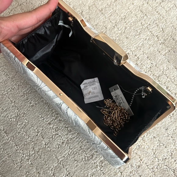 Silver lace and gold clutch - Picture 3 of 3